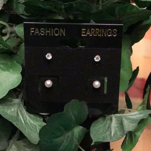 Pearl Earrings Bundle - Picture 3 of 8